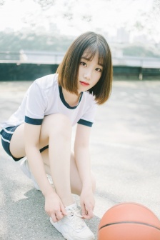 追击八月十五国语